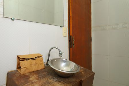 Casa para alugar com 411m², 3 quartos e 6 vagasBanheiro 2