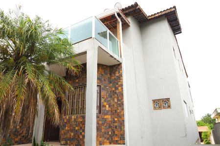 Casa para alugar com 411m², 3 quartos e 6 vagasFachada