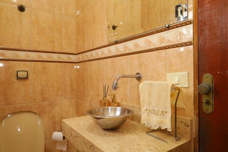 Casa para alugar com 411m², 3 quartos e 6 vagasBanheiro 3