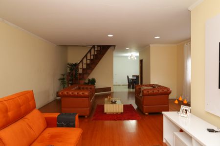 Sala de casa para alugar com 3 quartos, 411m² em Jardim Dayse, Ferraz de Vasconcelos