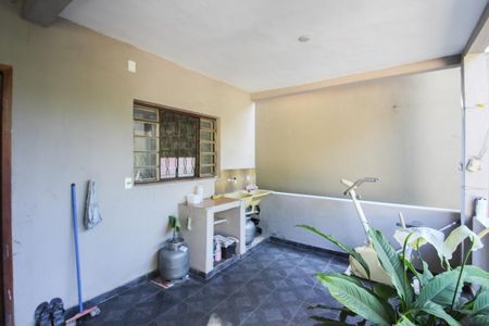 Casa à venda com 98m², 4 quartos e 4 vagasÁrea de Serviço