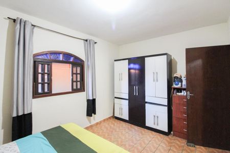 Casa à venda com 98m², 4 quartos e 4 vagasSuíte