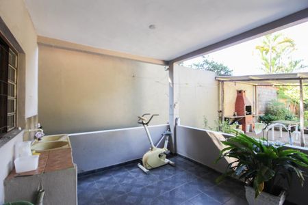 Casa à venda com 98m², 4 quartos e 4 vagasÁrea de Serviço