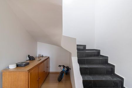 Apartamento à venda com 159m², 3 quartos e 2 vagasEscada