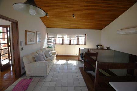 Casa à venda com 370m², 4 quartos e 4 vagasMezanino