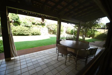 Casa à venda com 370m², 4 quartos e 4 vagasSala / Varanda
