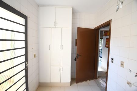 Casa à venda com 370m², 4 quartos e 4 vagasÁrea de Serviço