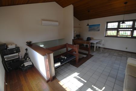 Casa à venda com 370m², 4 quartos e 4 vagasMezanino