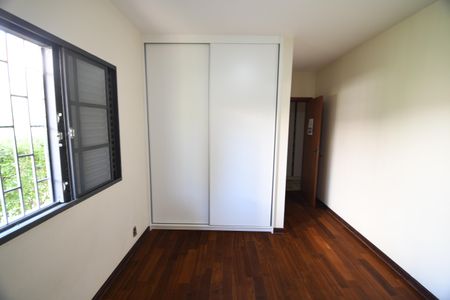 Casa à venda com 370m², 4 quartos e 4 vagasQuarto 3 - Suíte