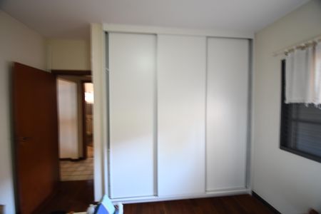 Casa à venda com 370m², 4 quartos e 4 vagasQuarto 2