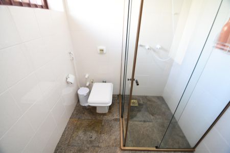 Casa à venda com 370m², 4 quartos e 4 vagasBanheiro Suíte