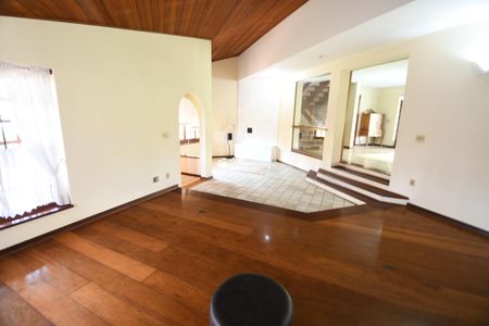 Casa à venda com 370m², 4 quartos e 4 vagasSala