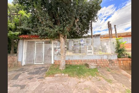 Casa à venda com 170m², 4 quartos e 2 vagasFachada