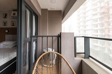 Varanda de kitnet/studio para alugar com 1 quarto, 25m² em Perdizes, São Paulo