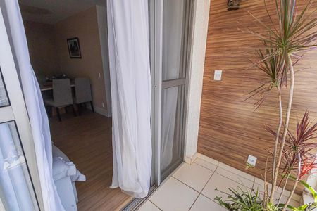 Apartamento à venda com 80m², 2 quartos e 1 vaga Apartamento à venda com 80m², 2 quartos e 1 vagavaranda