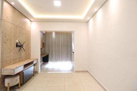 Sala de apartamento para alugar com 2 quartos, 57m² em Jardim Veneza - Laranjeiras, Uberlândia