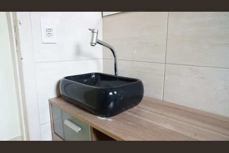 Banheiro de casa de condomínio para alugar com 2 quartos, 125m² em Jardim Albertina, Guarulhos