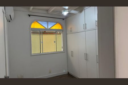 Quarto  de casa para alugar com 5 quartos, 266m² em Lagoa da Conceição, Florianópolis