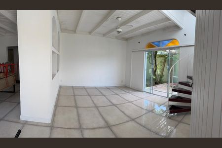 Casa para alugar com 266m², 5 quartos e 3 vagasQuintal