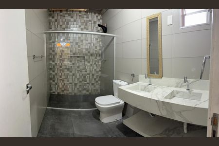 Casa para alugar com 266m², 5 quartos e 3 vagasBanheiro