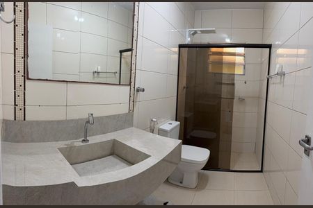 Casa para alugar com 266m², 5 quartos e 3 vagasBanheiro