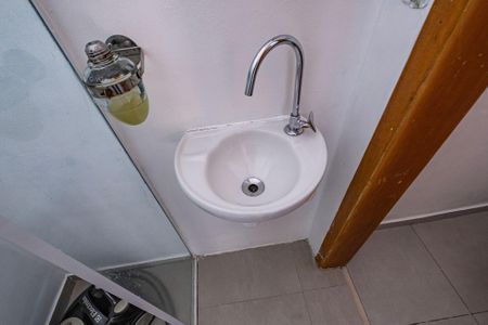 Banheiro de kitnet/studio para alugar com 1 quarto, 30m² em Sumaré, São Paulo