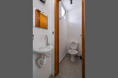 Banheiro de kitnet/studio para alugar com 1 quarto, 30m² em Sumaré, São Paulo