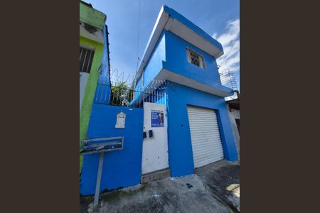 Casa para alugar com 200m², 3 quartos e 1 vaga Casa para alugar com 200m², 3 quartos e 1 vagaFachada