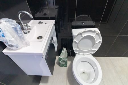 Casa para alugar com 200m², 3 quartos e 1 vaga Casa para alugar com 200m², 3 quartos e 1 vagaBanheiro