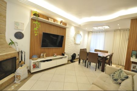 Sala de casa de condomínio para alugar com 3 quartos, 197m² em Vila Pedra Branca, São Paulo