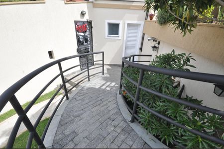 Casa de condomínio para alugar com 197m², 3 quartos e 2 vagasRampa de acesso