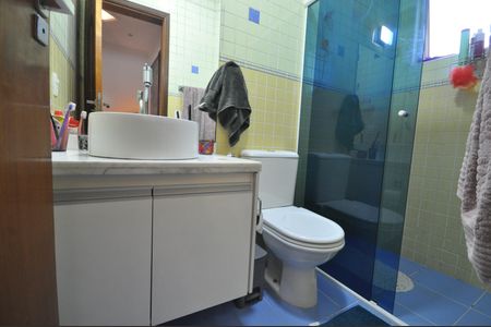 Casa de condomínio para alugar com 197m², 3 quartos e 2 vagasBanheiro Social