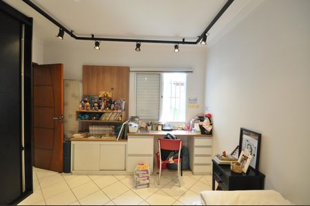 Casa de condomínio para alugar com 197m², 3 quartos e 2 vagasQuarto 3