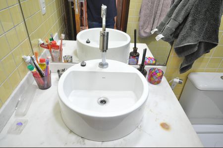 Casa de condomínio para alugar com 197m², 3 quartos e 2 vagasBanheiro Social