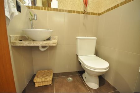 Casa de condomínio para alugar com 197m², 3 quartos e 2 vagasLavabo 1