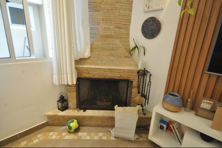 Sala de casa de condomínio para alugar com 3 quartos, 197m² em Vila Pedra Branca, São Paulo