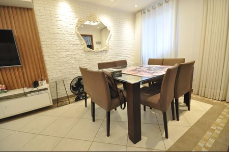 Casa de condomínio para alugar com 197m², 3 quartos e 2 vagasSala