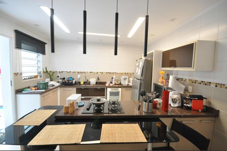 Casa de condomínio para alugar com 197m², 3 quartos e 2 vagasCozinha