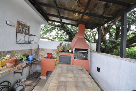 Casa de condomínio para alugar com 197m², 3 quartos e 2 vagasChurrasqueira