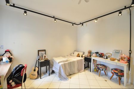 Casa de condomínio para alugar com 197m², 3 quartos e 2 vagasQuarto 3