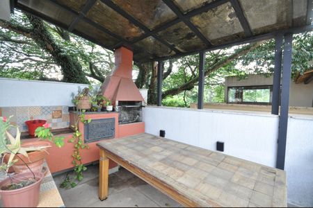 Casa de condomínio para alugar com 197m², 3 quartos e 2 vagasChurrasqueira