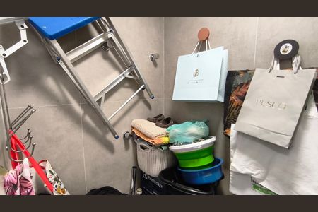 Apartamento à venda com 125m², 2 quartos e 2 vagasBanheiro de serviço