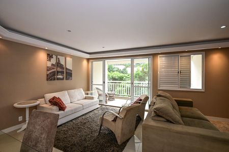 Sala de apartamento para alugar com 3 quartos, 118m² em Vila Sonia, São Paulo