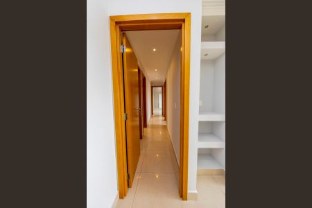 Apartamento para alugar com 133m², 3 quartos e 2 vagasCorredor