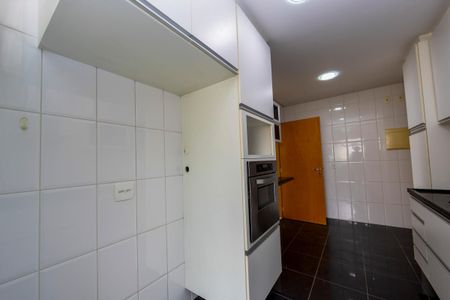 Apartamento para alugar com 133m², 3 quartos e 2 vagasCozinha