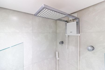 Banheiro de kitnet/studio à venda com 1 quarto, 30m² em Pinheiros, São Paulo