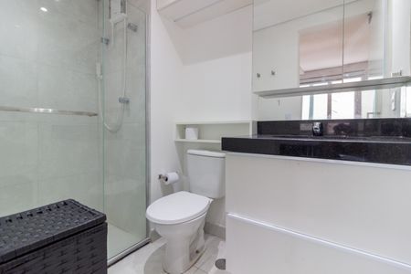 Banheiro de kitnet/studio à venda com 1 quarto, 30m² em Pinheiros, São Paulo