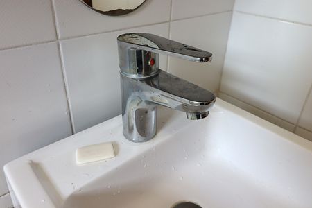 Apartamento à venda com 80m², 2 quartos e sem vagaBanheiro Social - Torneira