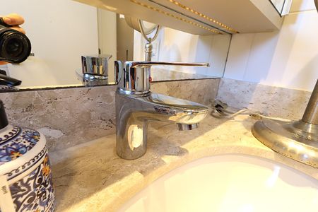 Apartamento à venda com 69m², 2 quartos e 1 vagaBanheiro da Suíte - Torneira