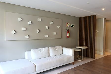 Apartamento à venda com 69m², 2 quartos e 1 vagaÁrea comum - Hall de entrada